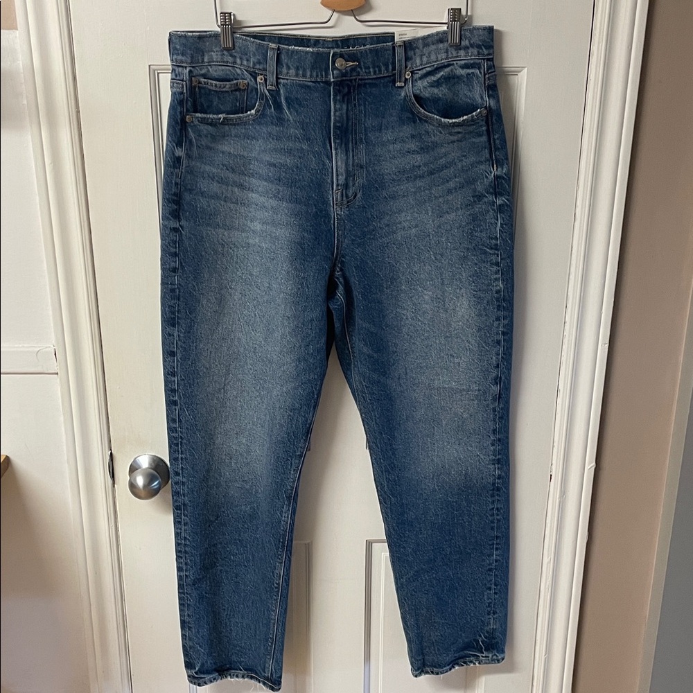 American Eagle Outfitters Women's Straight Leg Jeans - Medium Wash Blue